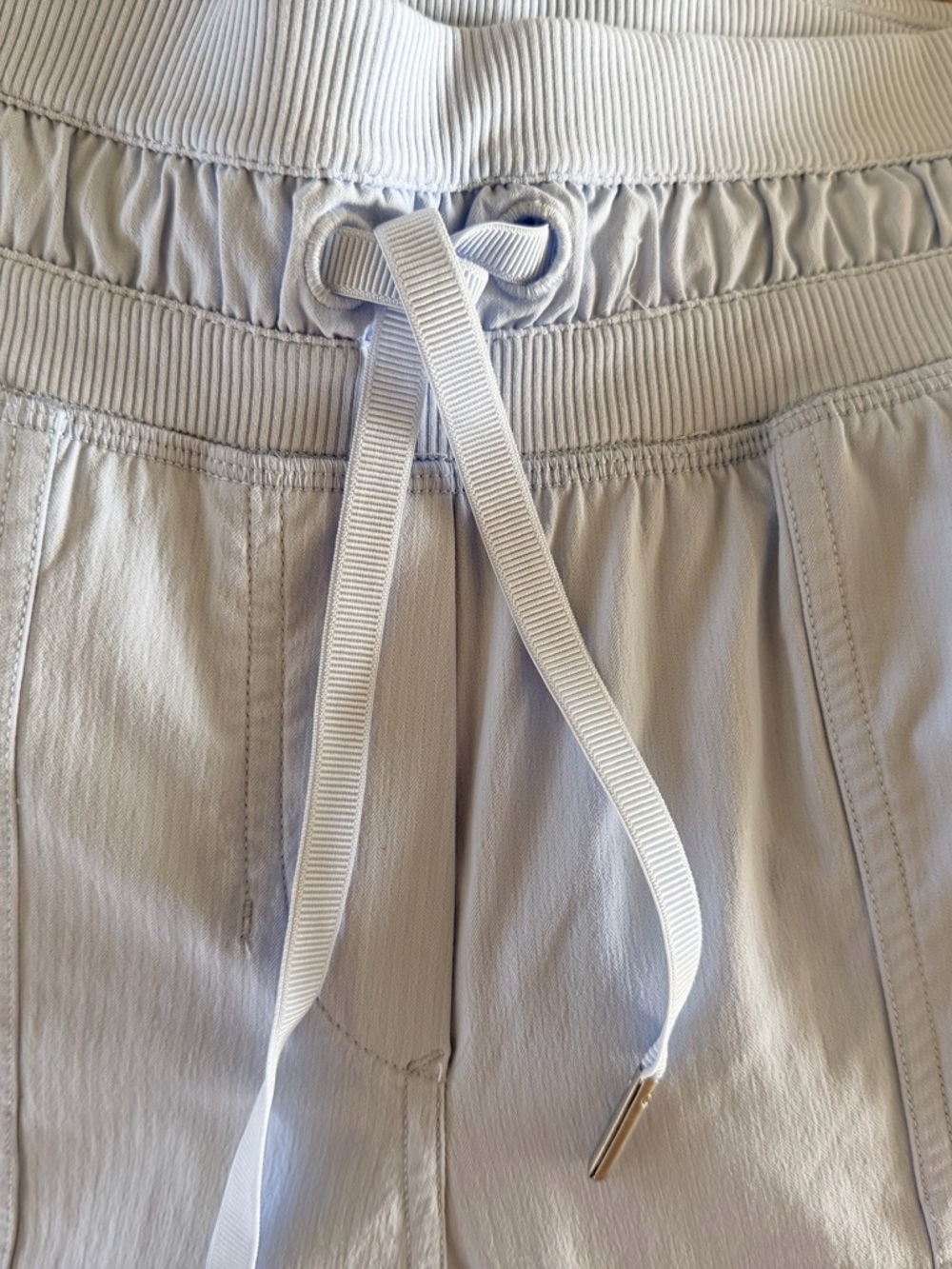 lululemon athletica Light Gray Drawstring Capris